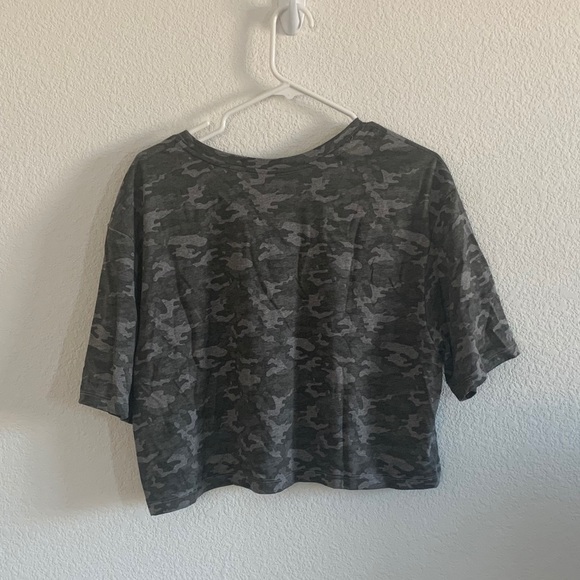 Crop tee - Picture 2 of 3